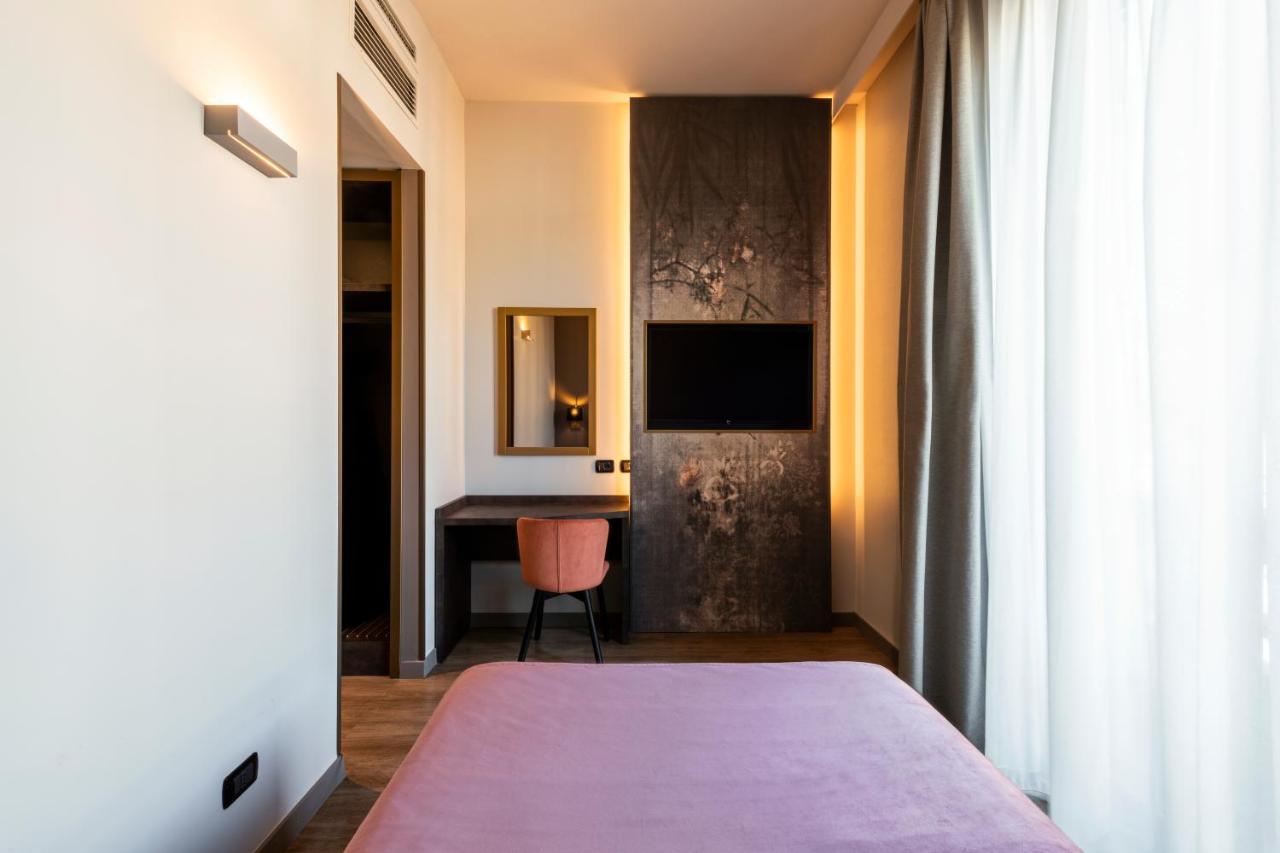 Mokinba Hotels King Milan Luaran gambar