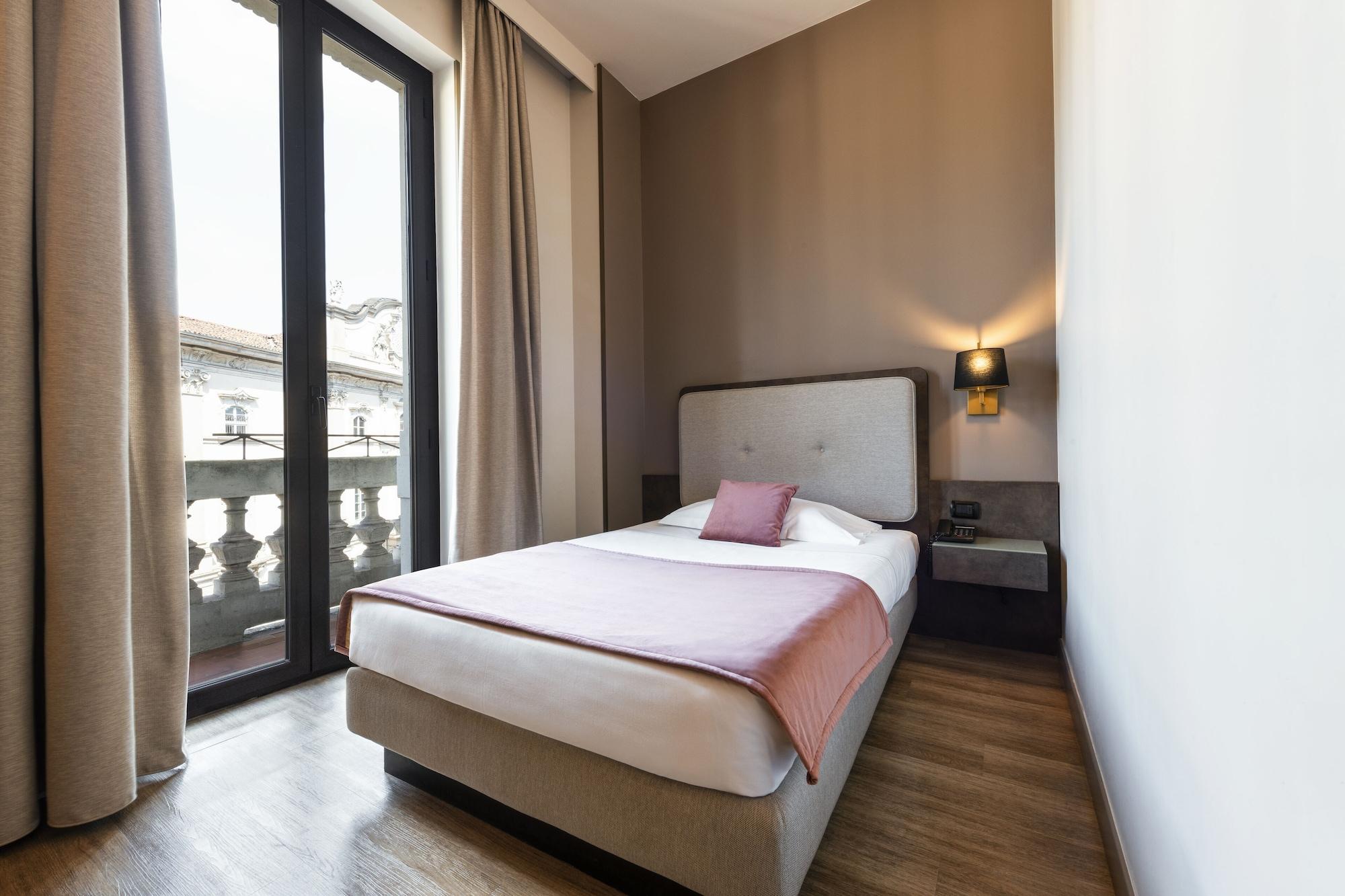 Mokinba Hotels King Milan Luaran gambar