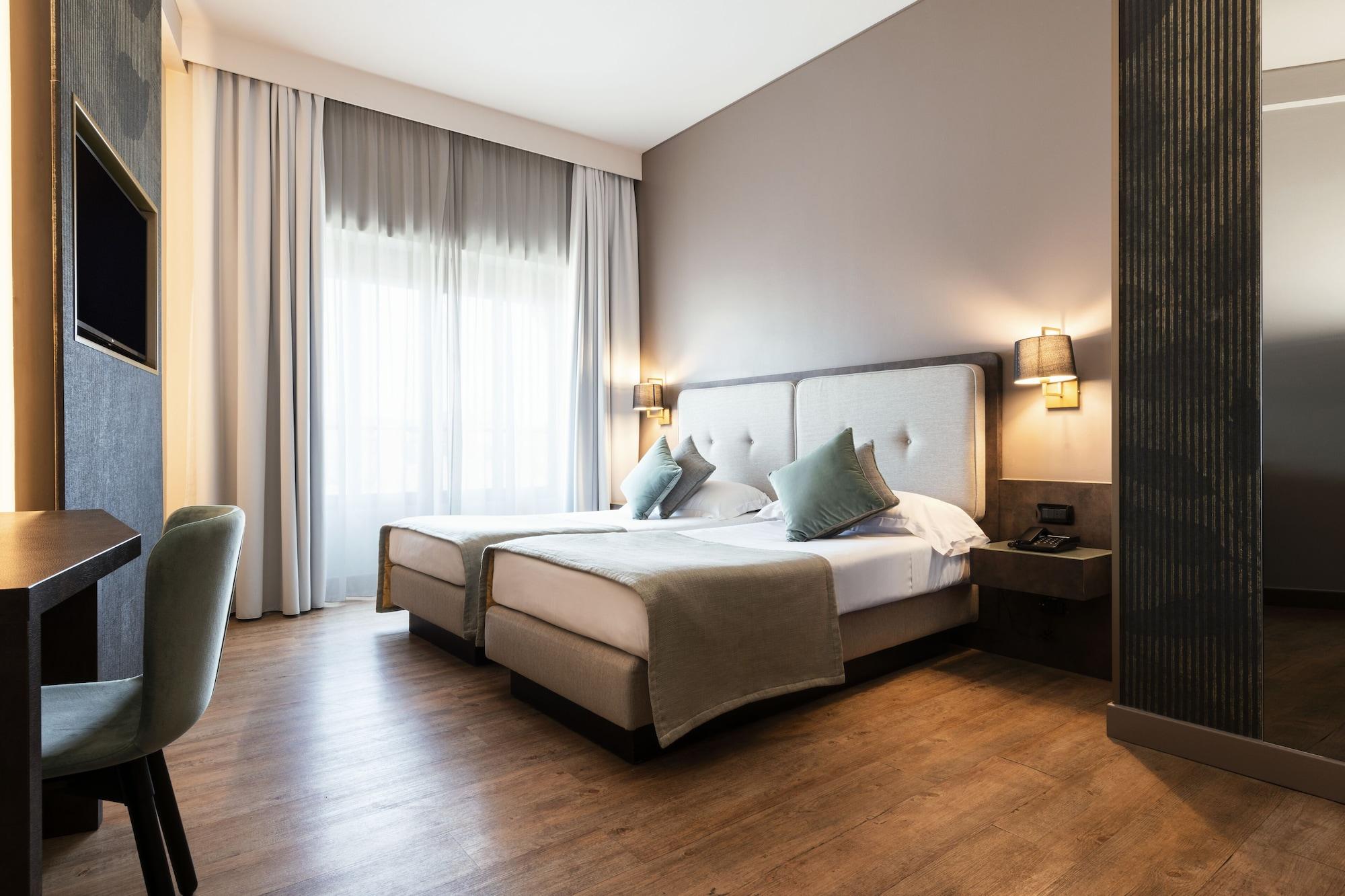 Mokinba Hotels King Milan Luaran gambar