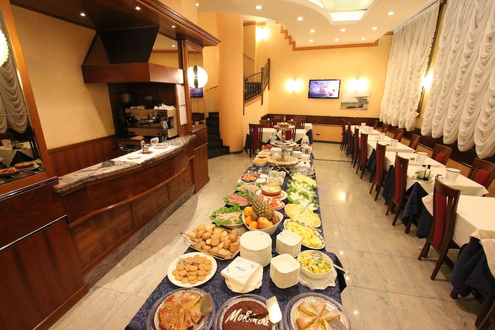 Mokinba Hotels King Milan Luaran gambar