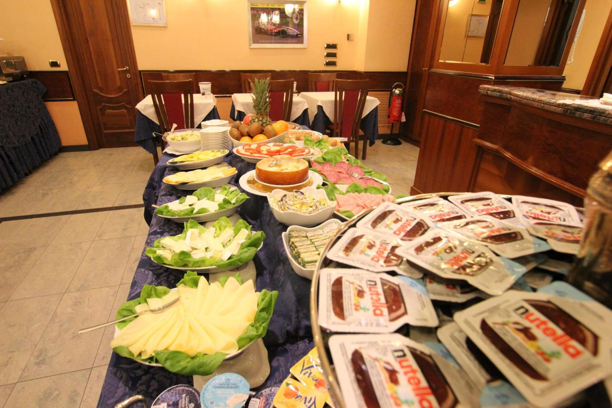 Mokinba Hotels King Milan Luaran gambar