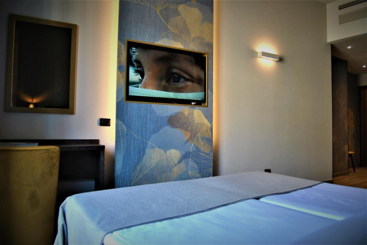 Mokinba Hotels King Milan Luaran gambar